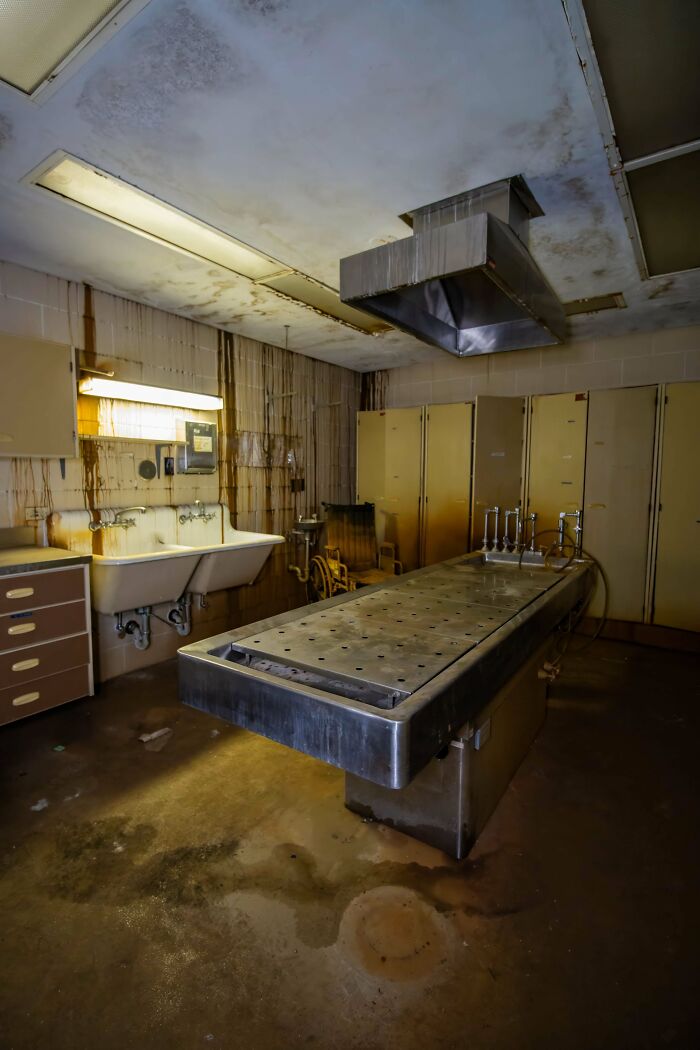 Forgotten Places Full of Surprises: 96 Wild Finds from Urban Explorers