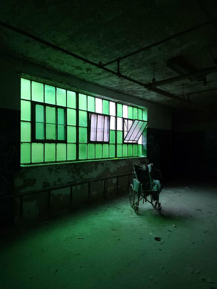 Forgotten Places Full of Surprises: 96 Wild Finds from Urban Explorers