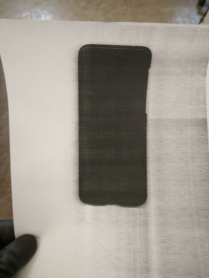 Coworker Didn’t Know How To Screenshot, So She Photocopied Her Phone Instead