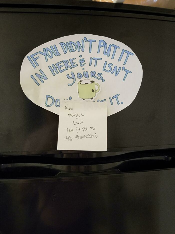 Office Full of Grown Men Fighting Over Lunch? Sign Clearly Explains It Didn’t Help