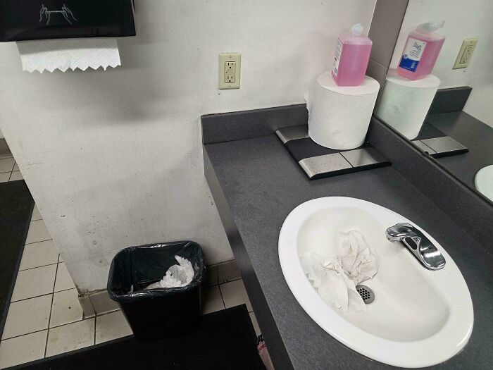 Coworker Too Fancy To Toss Paper Towels in Trash. Like, What?