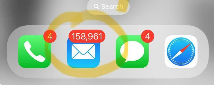 The Incredible Number of Unread Emails My Coworker Has. Seriously, How?