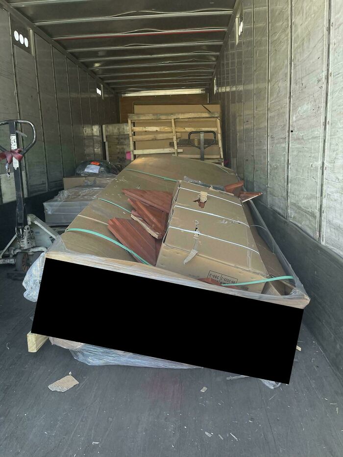 Customer Has to Refuse Delivered Item… Not Exactly Smooth Service