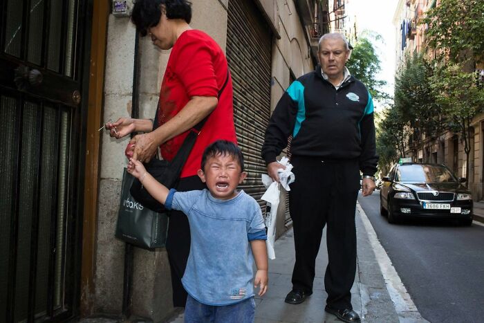 31 Street Photos That Might Just Trick Your Brain (Look Twice!)