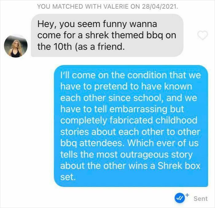 Let's Dive Into the Weirdest (And Funniest) Tinder Messages Ever!