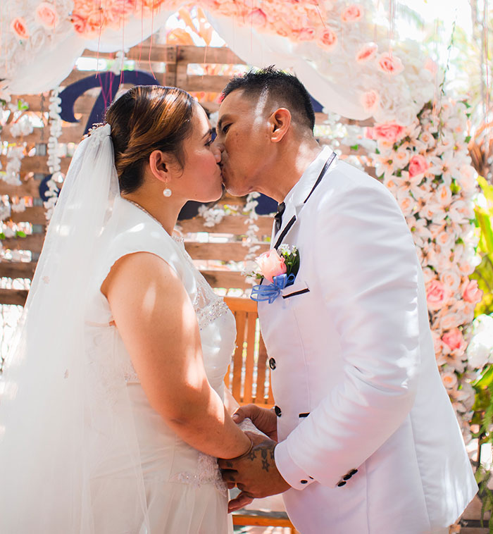 These Wedding Moments Scream "Divorce Incoming!" and It's Hilariously Awkward