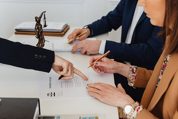 These Wedding Moments Scream "Divorce Incoming!" and It's Hilariously Awkward