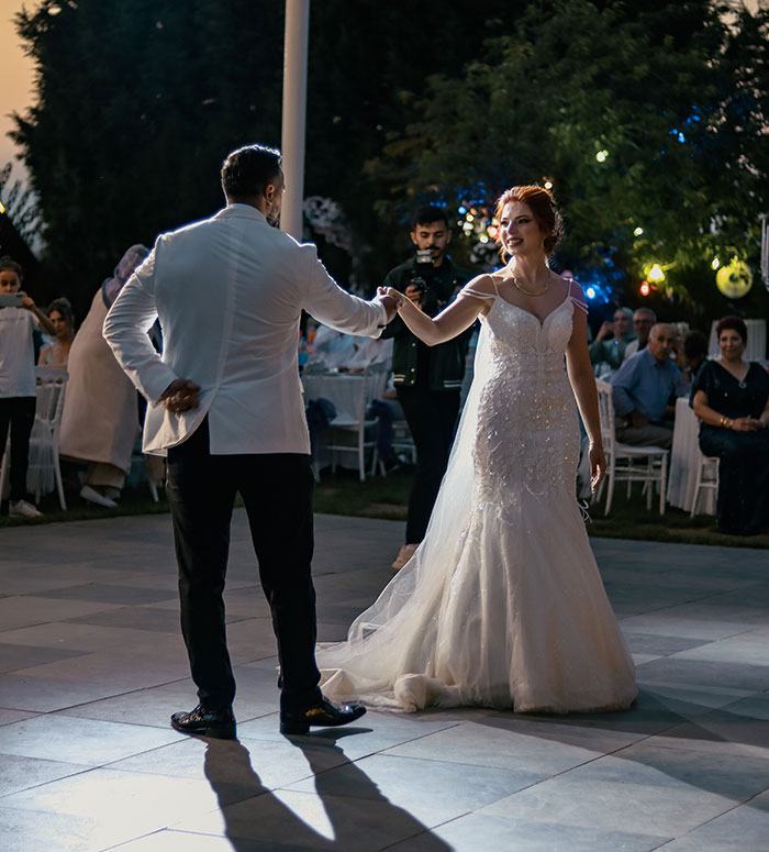 These Wedding Moments Scream "Divorce Incoming!" and It's Hilariously Awkward
