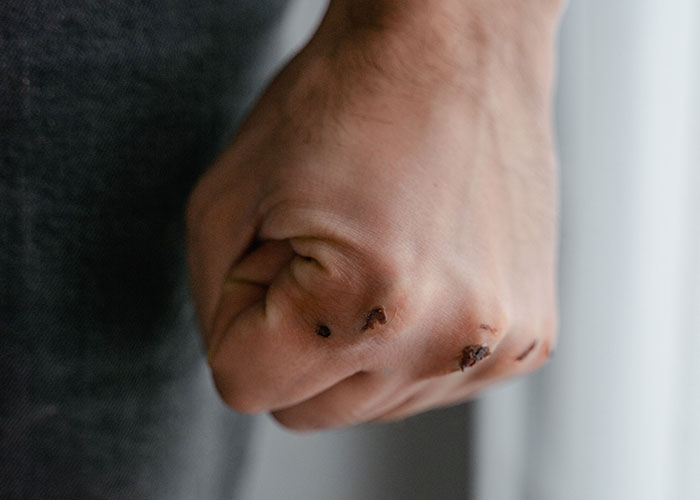 Let's Peek at the Wildest First Visits to a Guy’s Place (Warning: Yikes Ahead)