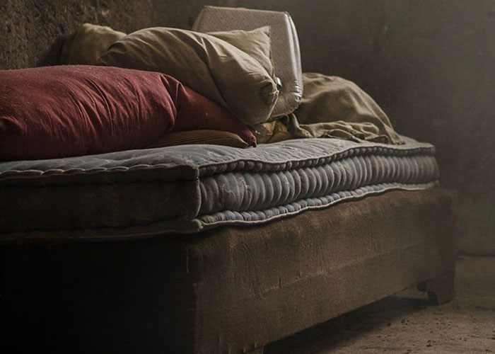Let's Peek at the Wildest First Visits to a Guy’s Place (Warning: Yikes Ahead)