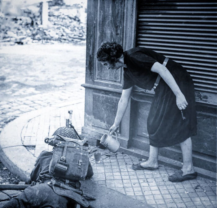Wait, They Really Took Photos Like This? A Wild Tour Through History!
