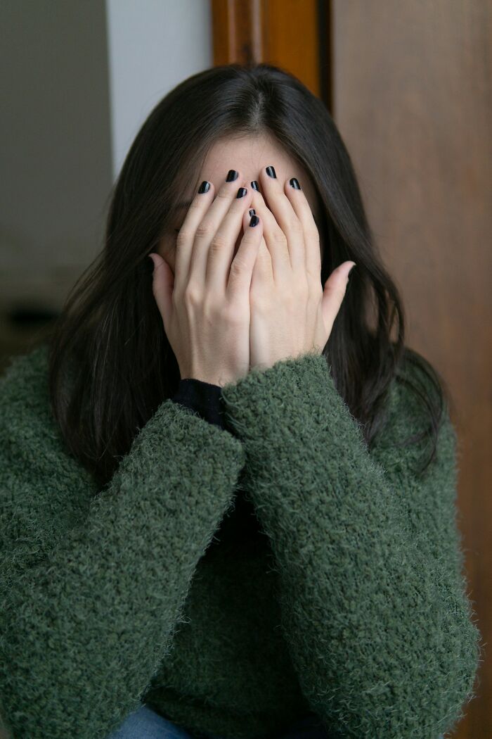 Wait, People Actually Shared Their Super Creepy "Get Me Outta Here!" Moments