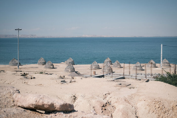 Hengam Island’s Chill Seaside Scene