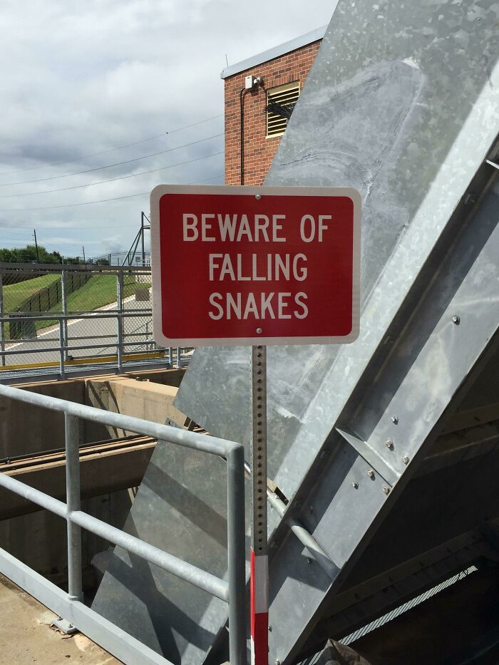 Texas’s World’s Scariest Sign? We Dare You To Look Away