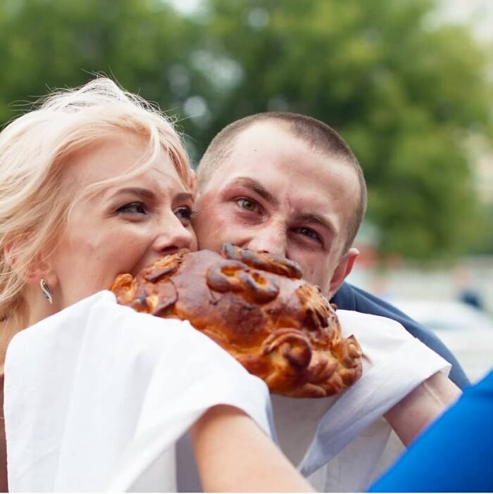 Wait, People Actually Shared Their Most Cringe Wedding Photos?! (43 Pics of Pure Comedy)