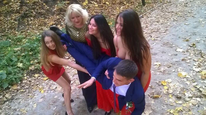 Wait, People Actually Shared Their Most Cringe Wedding Photos?! (43 Pics of Pure Comedy)