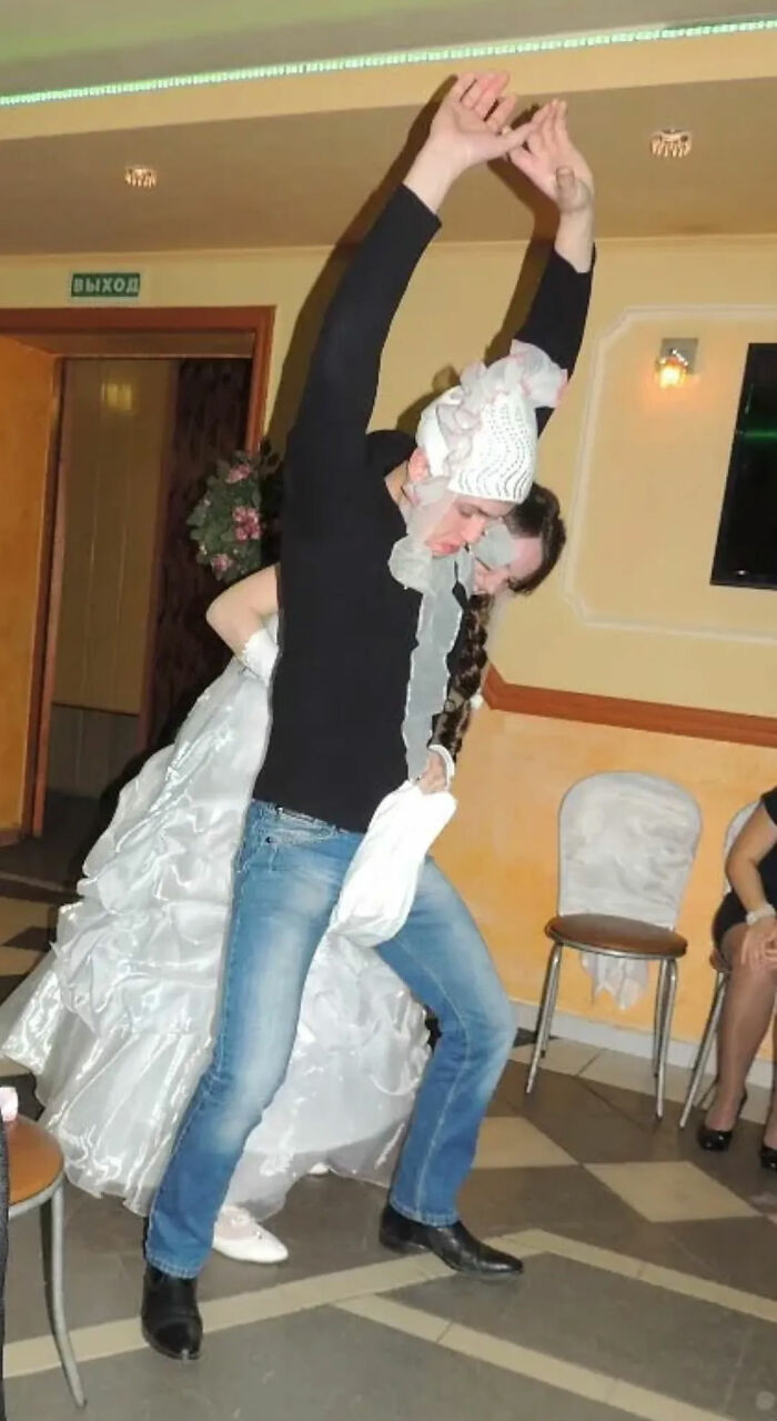 Wait, People Actually Shared Their Most Cringe Wedding Photos?! (43 Pics of Pure Comedy)