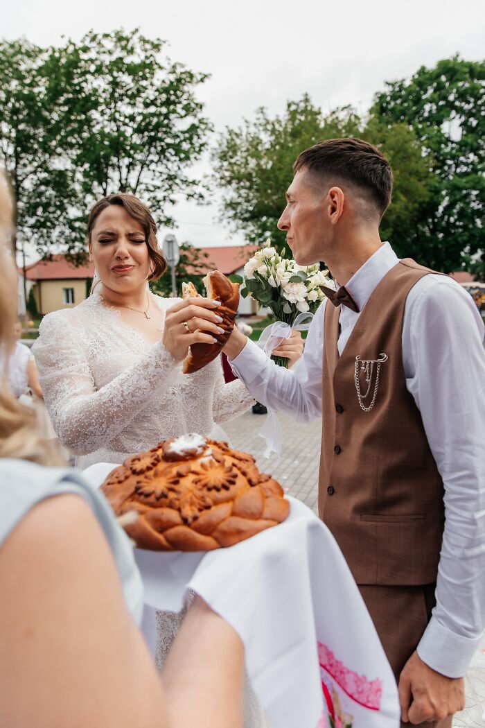 Wait, People Actually Shared Their Most Cringe Wedding Photos?! (43 Pics of Pure Comedy)