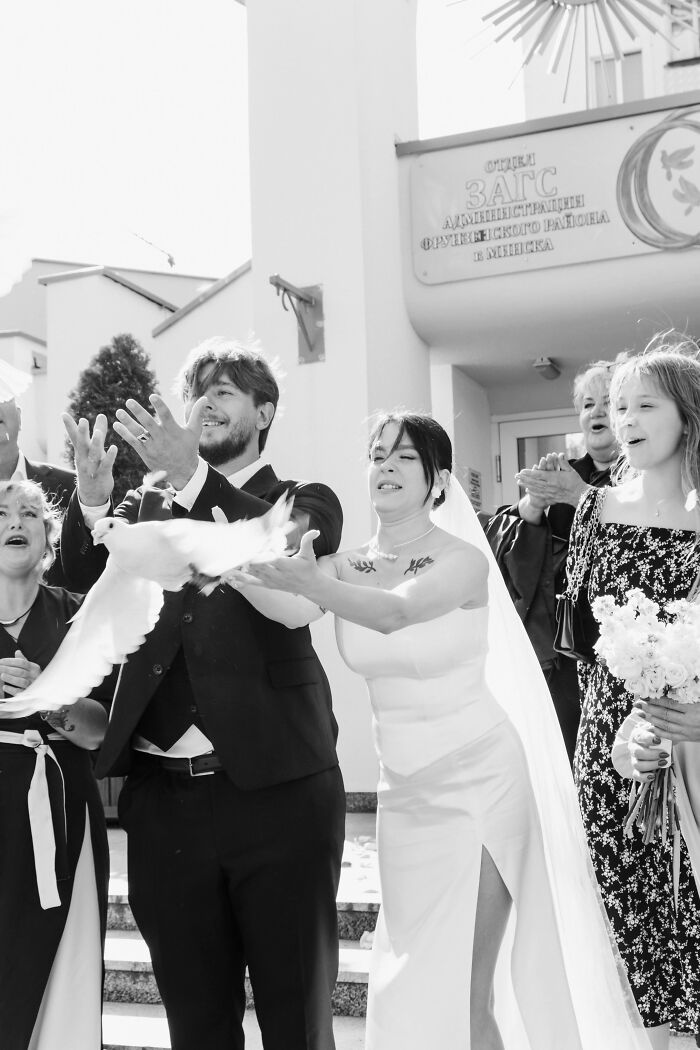 Wait, People Actually Shared Their Most Cringe Wedding Photos?! (43 Pics of Pure Comedy)