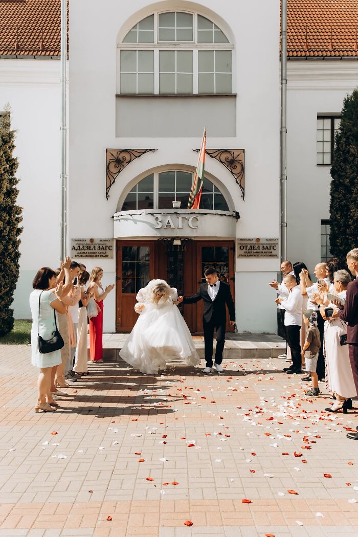 Wait, People Actually Shared Their Most Cringe Wedding Photos?! (43 Pics of Pure Comedy)