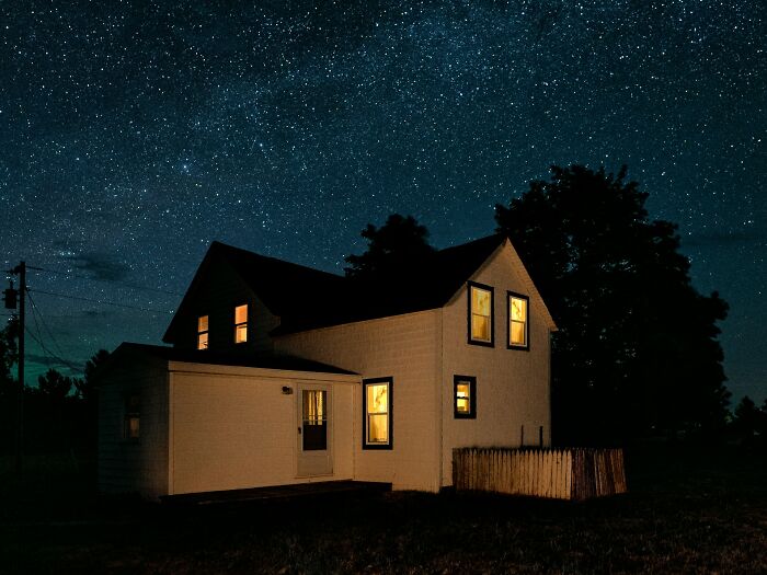 Spooky Childhood Stories That Your Parents NEVER Want To Talk About