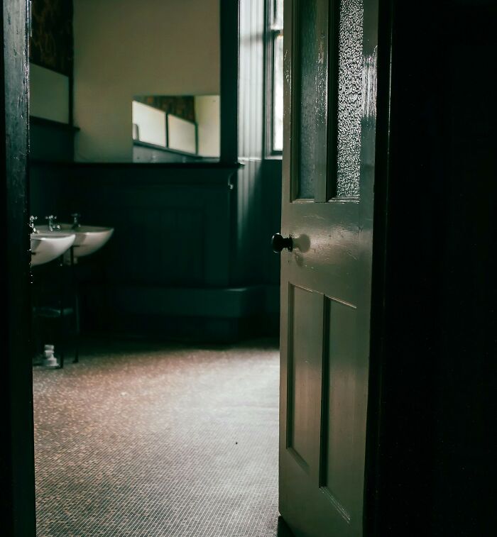 Spooky Childhood Stories That Your Parents NEVER Want To Talk About