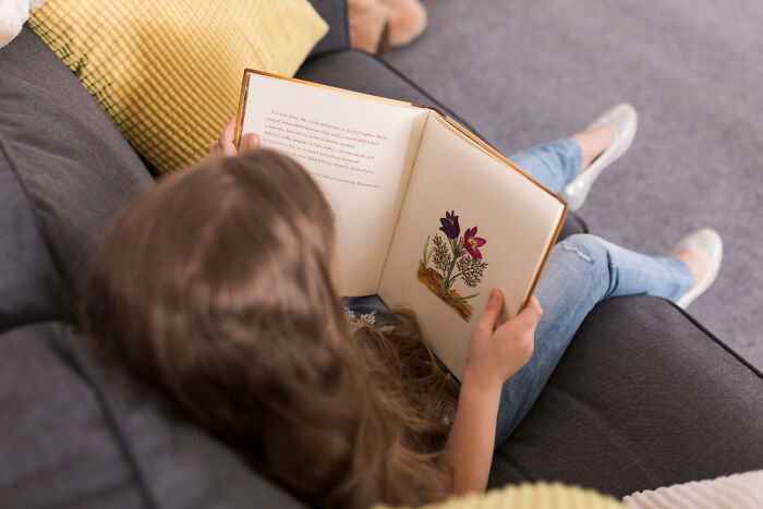Spooky Childhood Stories That Your Parents NEVER Want To Talk About