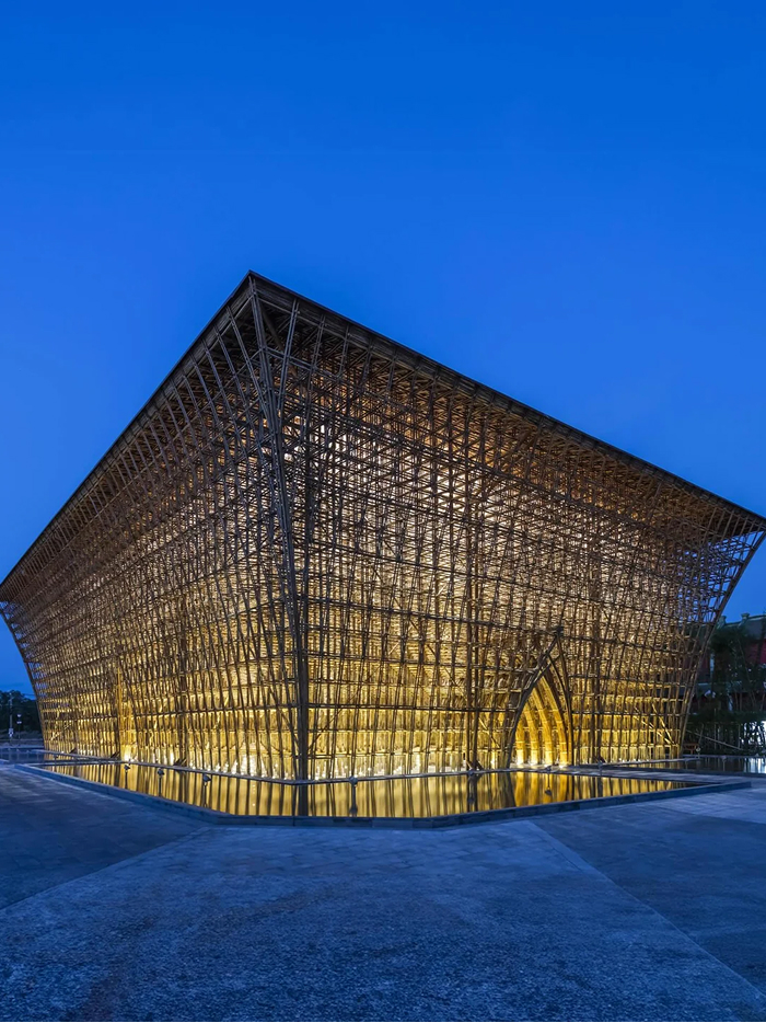 Grand World Phu Quoc Welcome Center: Entrance Goals