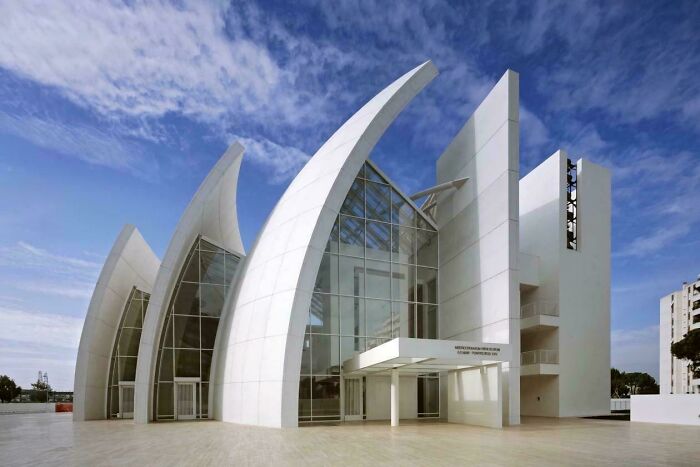 80 Modern Buildings That Broke the Mold and Blew Our Minds