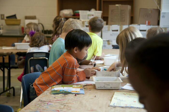 Teachers Spill the Wildest Stories About Gen Alpha Kids (And It’s Crazy)
