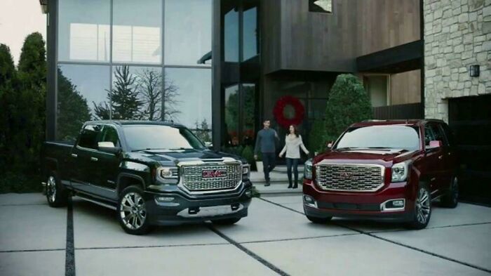 Christmas with Insane Houses & Two New Cars? Yes, Please!