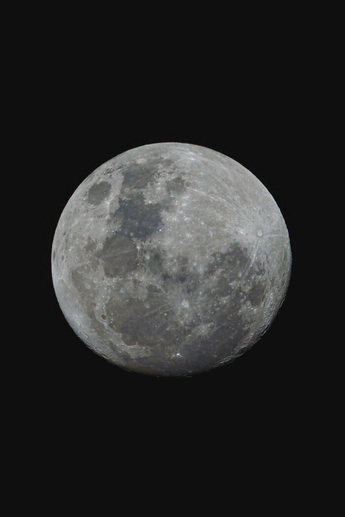 The Moon Over Melbourne Tonight? Total Showstopper