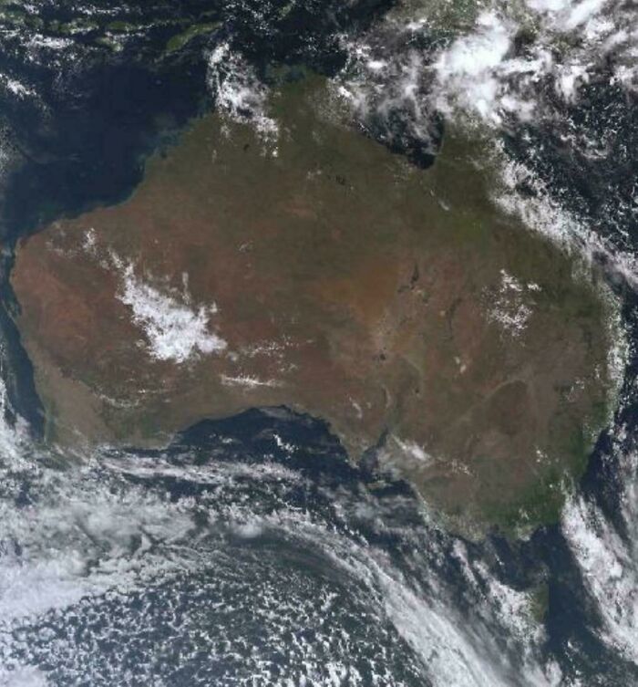 The Red Centre Looks Weirdly Green Right Now—Nature’s Plot Twist