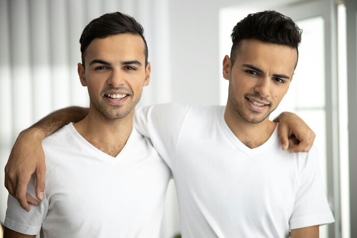 Oops! 51 Hilarious Twin Mix-Ups That Could Totally Star in Their Own Comedy