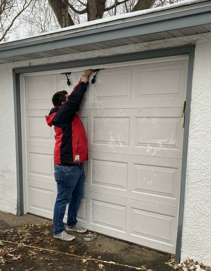 Bought A House, Got Locked Inside My Own Garage Because I Forgot To Program The Keypad