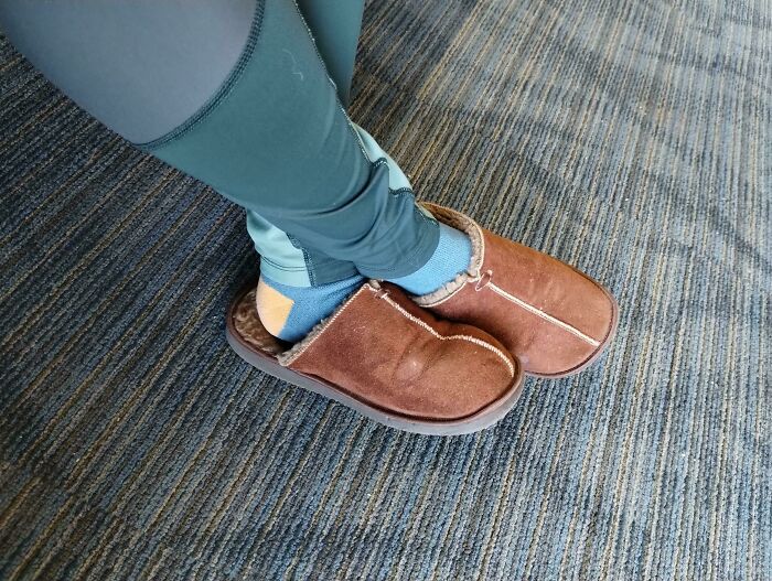Fiancée Forgot She Was Wearing Slippers At The Airport. Fancy Footwear Fail