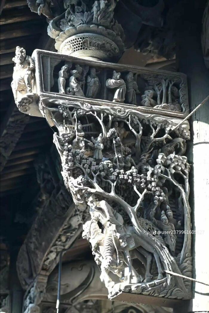 Check Out The Insane Details On These Chinese Columns