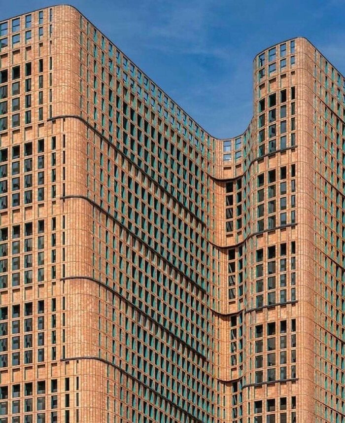 Brickwork In Iran That’s Way More Interesting Than You’d Expect