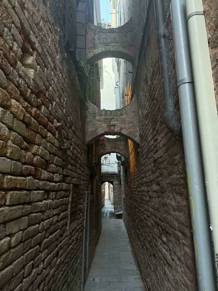 Venice Floating Houses: Are They Drifting Away?