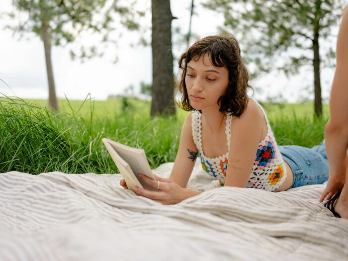 The 57 Weird Habits Everyone Thinks Are Harmless (But Aren't, Says Older Folks)