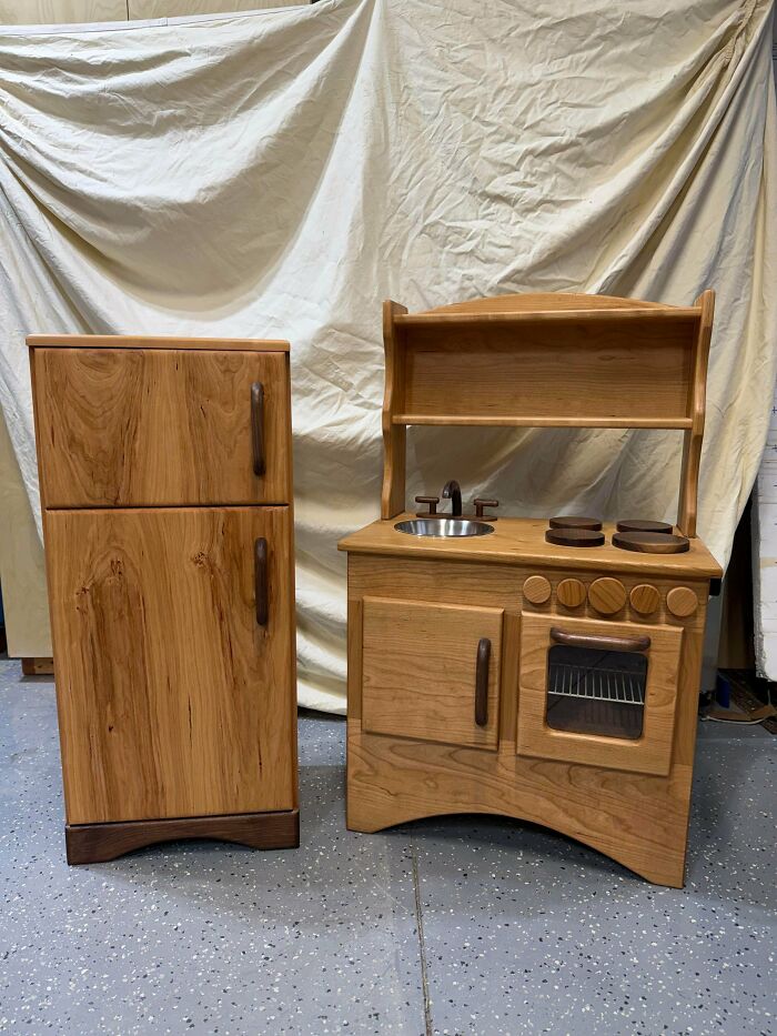 Cherry Kitchen That Makes You Suddenly Want To Cook