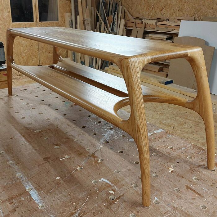 Ash Bench That’s As Solid As Your Grandma’s Advice