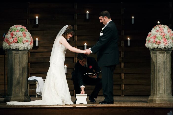 Introducing ‘The Step’ — Height Differences Make First Kisses Challenging