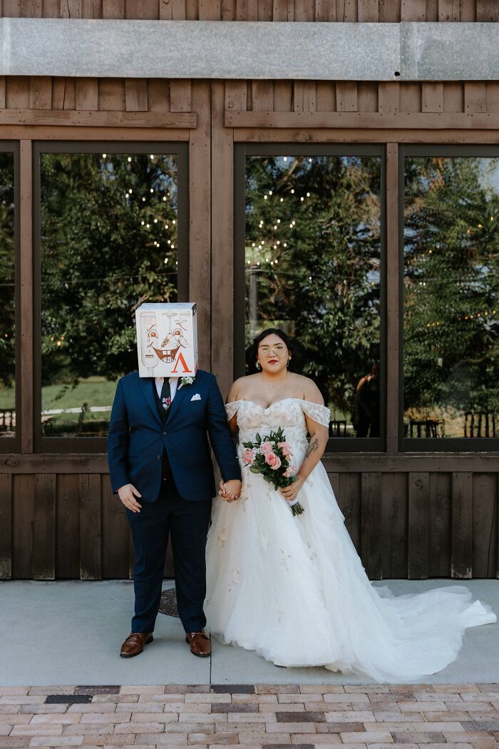 No Bold Fold For The Tie? Artist Groomsman To The Rescue!