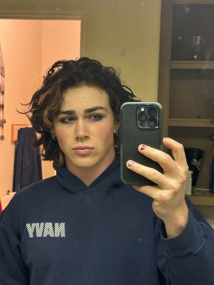 Trying To Grow This Out—Should I Shape It?