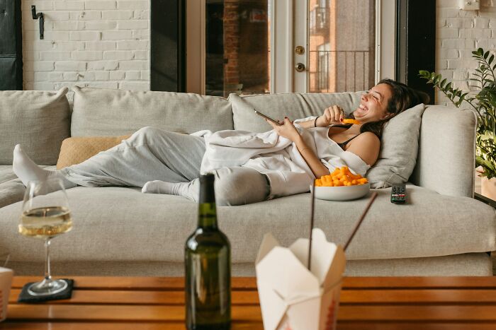 Why Single & Solo Living Is Basically a VIP Pass to Freedom