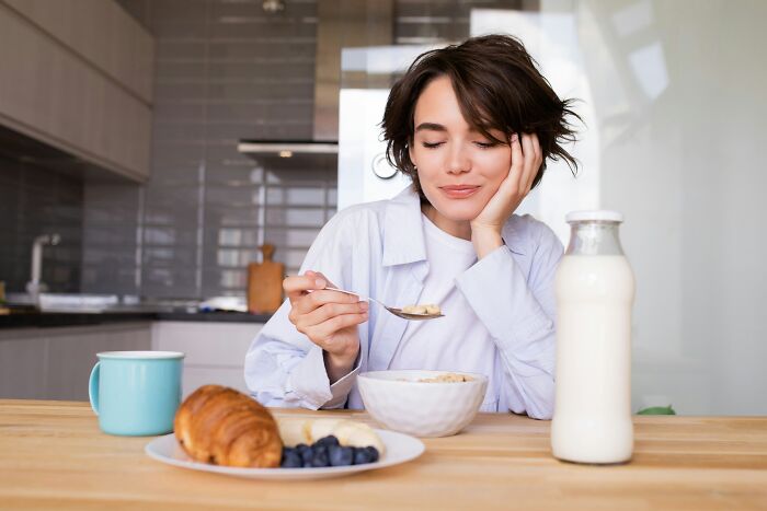 Why Single & Solo Living Is Basically a VIP Pass to Freedom