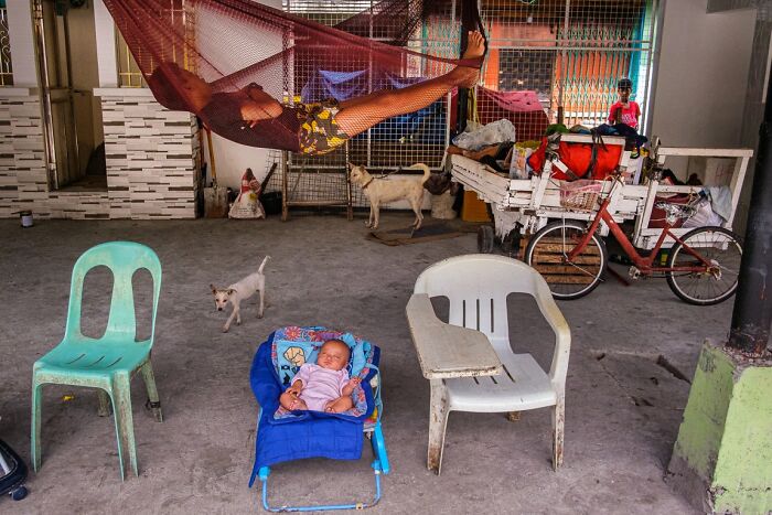 Babysitting Adventures in Navotas by Didier Vanderperre