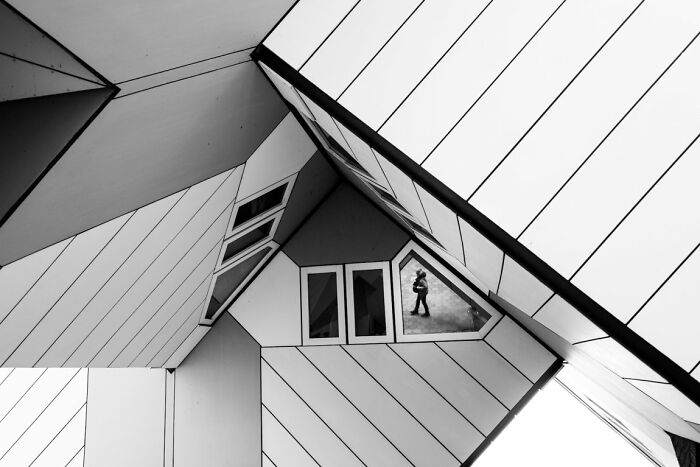 Triangulaire: Street Geometry by Cloé Vié