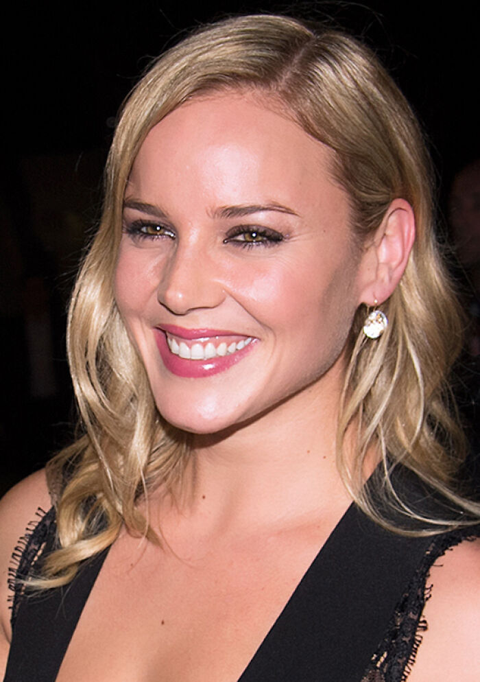 Abbie Cornish: Aussie Talent and Rapping Queen, 44